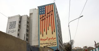 An anti-U.S. mural in Tehran, Iran, March 22, 2026. (EPA Photo)