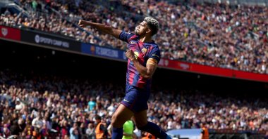 Barcelona's Ronald Araujo celebrates scoring his team's first goal during the Spanish league football match between FC Barcelona and Rayo Vallecano de Madrid at Camp Nou Stadium, Barcelona, Spain, March 22, 2026. (AFP Photo)