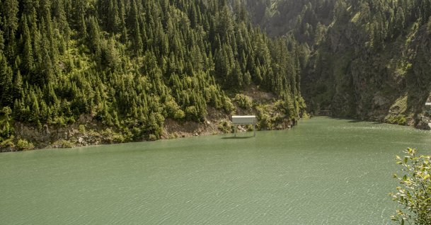 The lake behind the dam in the Gurez valley in Bandipora near the India-Pakistan border, June 5, 2025. (AFP File Photo)