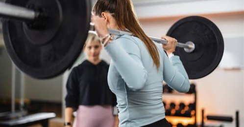 Women embarking on strength training should do so with an empowering and realistic message, advocates say. (Getty Images)