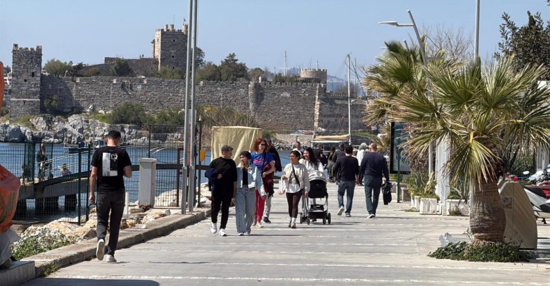 Tourists and local visitors are seen during an Eid al-Fitr (Bayram) holiday in Bodrum, Muğla, southwestern Türkiye, March 22, 2026. (DHA Photo)