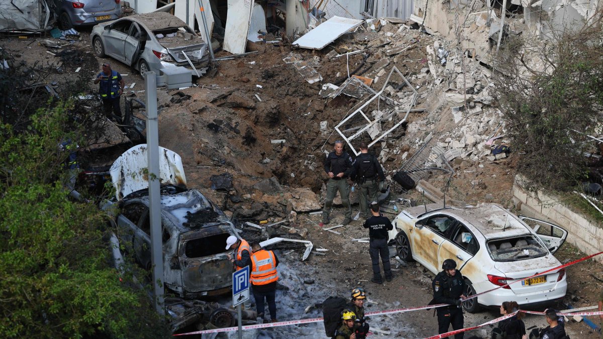 New wave of Iranian missiles hits Israel amid Trump talks hype