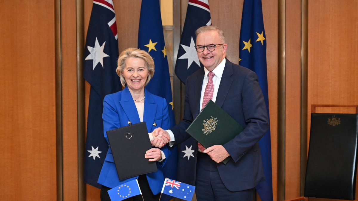 EU, Australia agree landmark trade deal 'in times of turbulence'