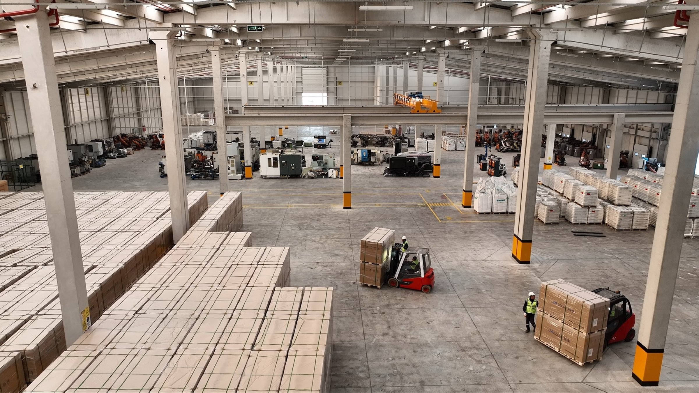 An aerial view of the workers in a factory, Konya, central Türkiye, March 24, 2026. (IHA Photo)