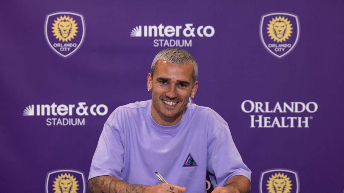 Antoine Griezmann poses for a photo as he signs a pre-contract to become an Orlando City player, Orlando, U.S., March 24, 2026. (IHA Photo)