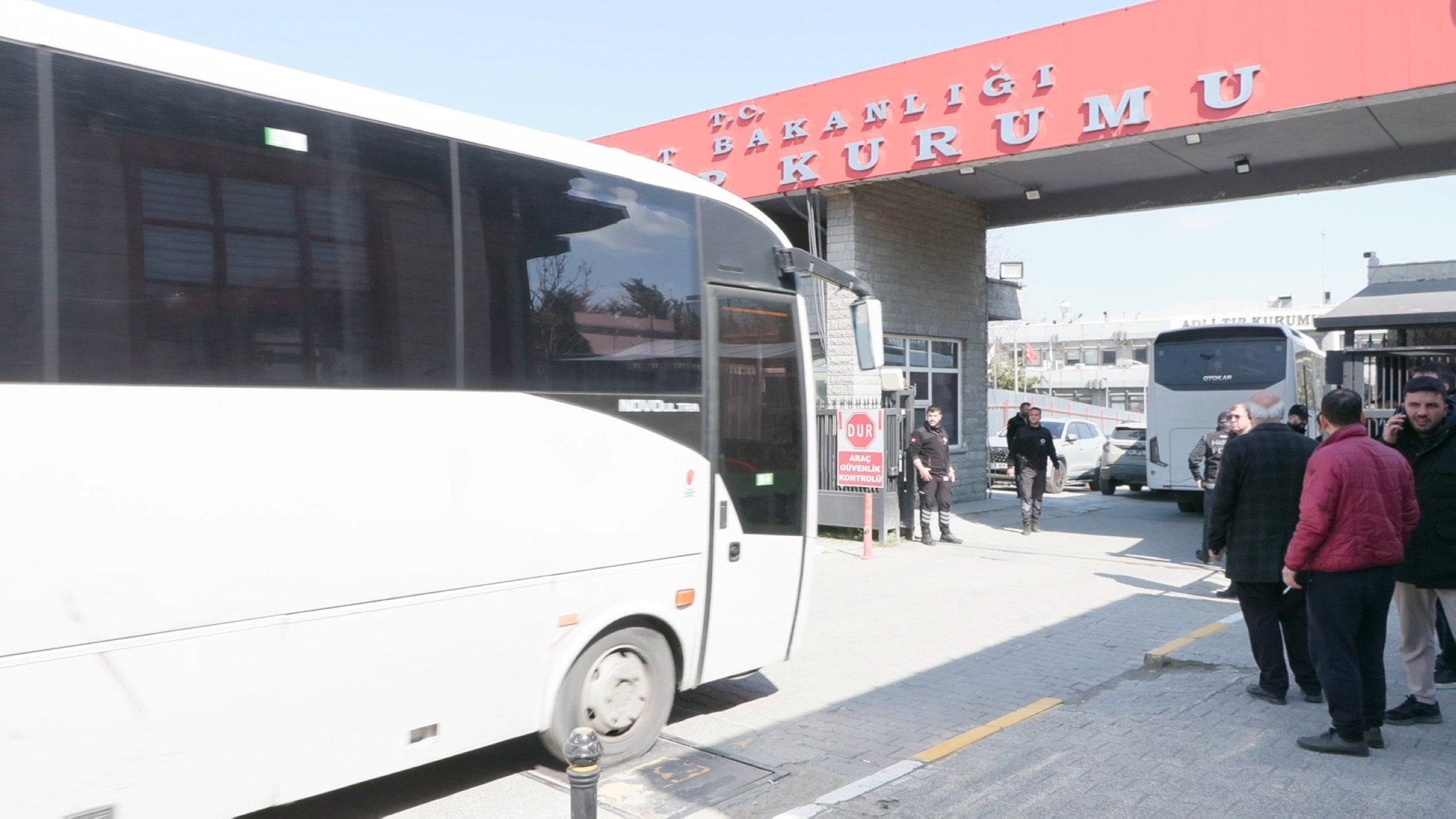 A police transport bus carrying suspects arrives at the Forensic Medicine Institute for medical examinations, Istanbul, Türkiye, March 25, 2026. (DHA Photo) 