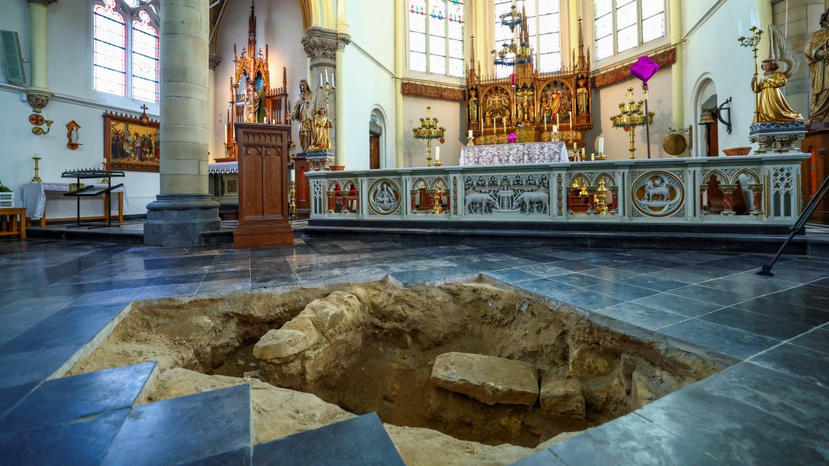 A view inside the Peter and Paul Church (Petrus en Pauluskerk) in Maastricht shows an excavation pit opened in the floor, where archaeologists believe they may have uncovered the skeletal remains of Charles de Batz de Castelmore, known as d’Artagnan, leader of King Louis XIV's musketeers, who died in 1673 during the French siege of the city, in Maastricht, Netherlands, March 25, 2026. (Reuters Photo)