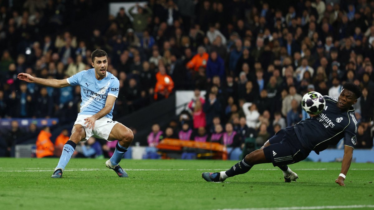 Manchester City's Rodri shoots at goal during the UEFA Champions League round 16 second leg match against Real Madrid at Etihad Stadium, Manchester, U.K., March 17, 2026. (Reuters Photo)