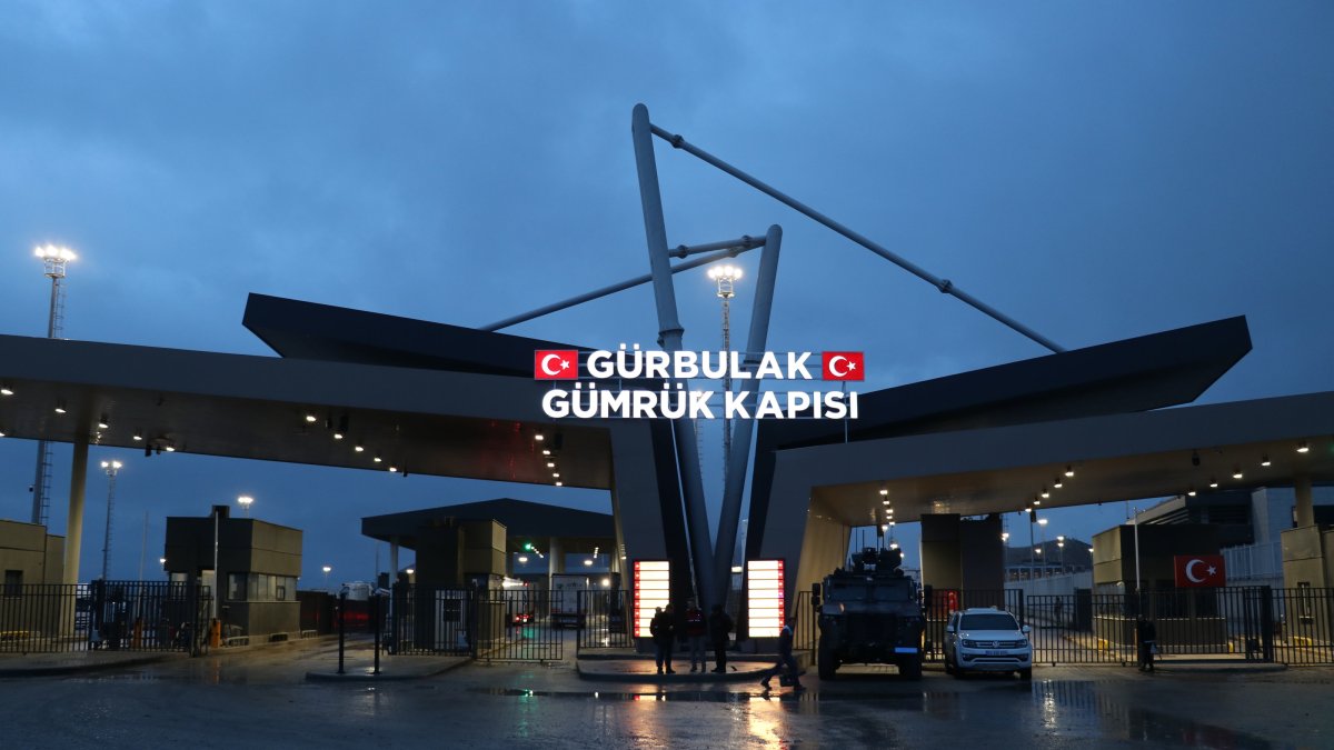 A general view of the Gürbulak border gate on the Türkiye-Iran frontier, Ağrı, Türkiye, March 25, 2026. (AA Photo) 