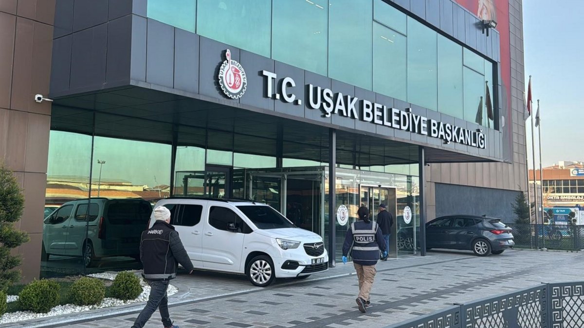 A view of the Uşak Municipality building following the detention of Mayor Özkan Yalım and 12 others on bribery allegations, Uşak, Türkiye, March 27, 2026. (AA Photo)