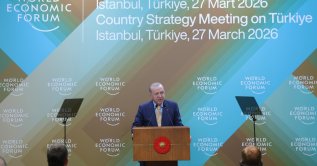 Cumhurbaşkanı Recep Tayyip Erdoğan, Cumhurbaşkanlığı Dolmabahçe Ofisi'nde Dünya Ekonomik Forumu (WEF) Türkiye Ülke Stratejisi Toplantısı'na katılarak konuşma yaptı. ( TCCB / Mustafa Kamacı - Anadolu Ajansı )