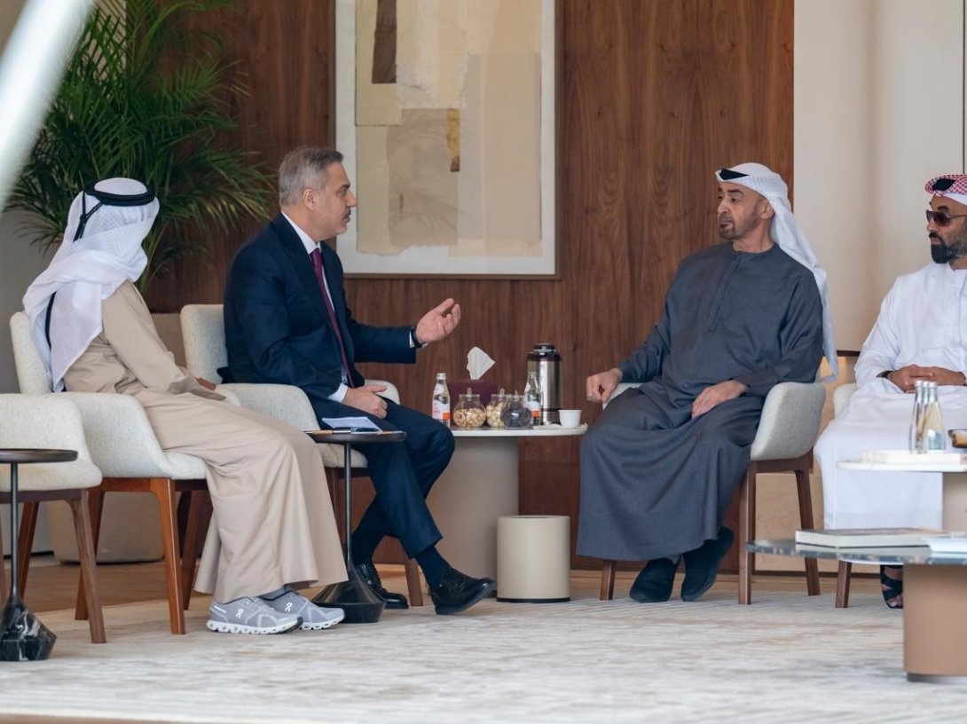 Foreign Minister Hakan Fidan meets with United Arab Emirates President Sheikh Mohammed bin Zayed Al Nahyan during an official visit, Abu Dhabi, United Arab Emirates, March 20, 2026. (IHA Photo)