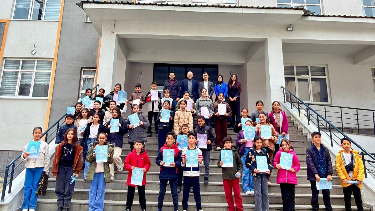 Over 358,000 students read for Türkiye’s nationwide 'Bookworm' contest
