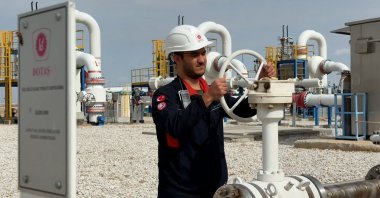 A BOTAŞ worker is seen at the Lake Tuz Natural Gas Storage Facility, Aksaray province, central Türkiye, Nov. 22, 2025. (AA Photo)
