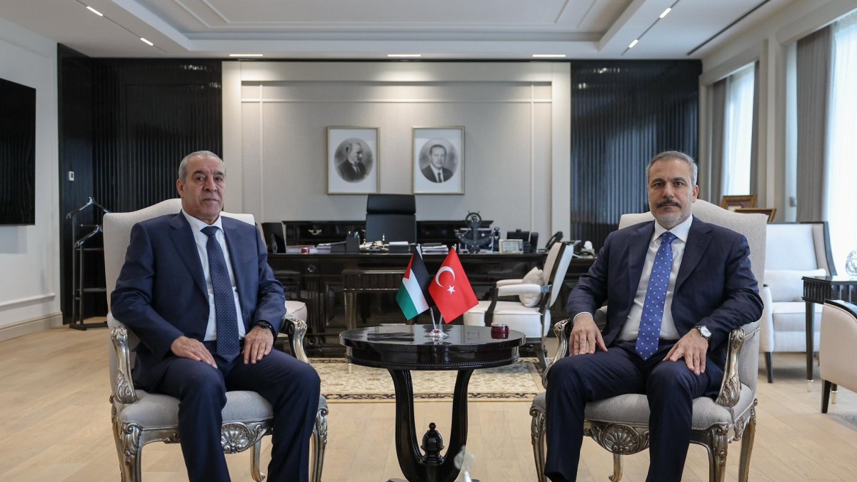 Foreign Minister Hakan Fidan (R) attends a meeting with Palestinian Vice President Hussein al-Sheikh, then a senior official at the PLO, Ankara, Türkiye, March 19, 2025. (Courtesy of Turkish Foreign Ministry)