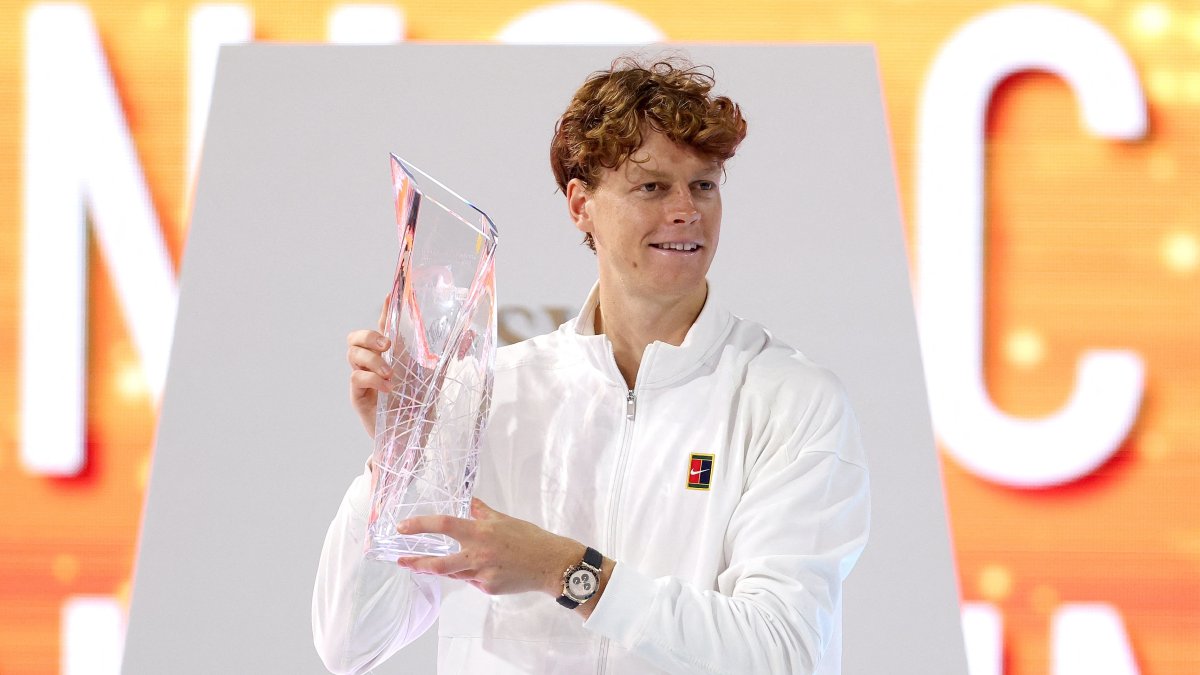Italy's Jannik Sinner poses with the Butch Buchholz Trophy after defeating Czechia's Jiri Lehecka during the Men's Singles Final of the Miami Open Presented by Itau at Hard Rock Stadium, Miami Gardens, U.S., March 29, 2026. (AFP Photo)