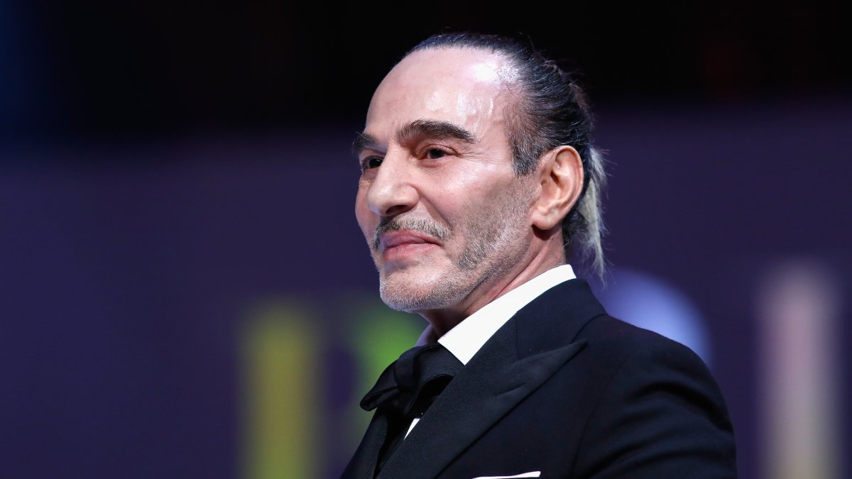John Galliano presents the British Emerging Talent Menswear award on stage during The Fashion Awards 2017 in partnership with Swarovski, London, U.K., Dec. 4, 2017. (Getty Images Photo)