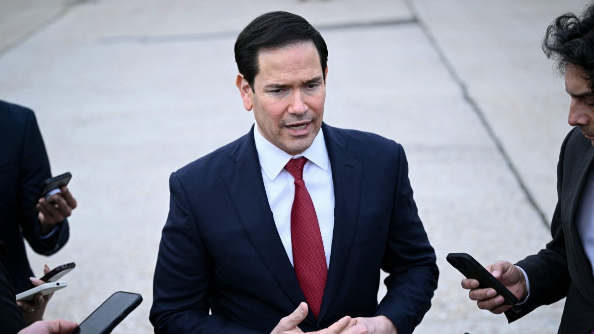 U.S. Secretary of State Marco Rubio speaks to the press following a G7 Foreign Ministers' meeting with Partner Countries before his departure at the Bourget airport in Le Bourget, outside Paris, March 27, 2026. (AFP Photo)