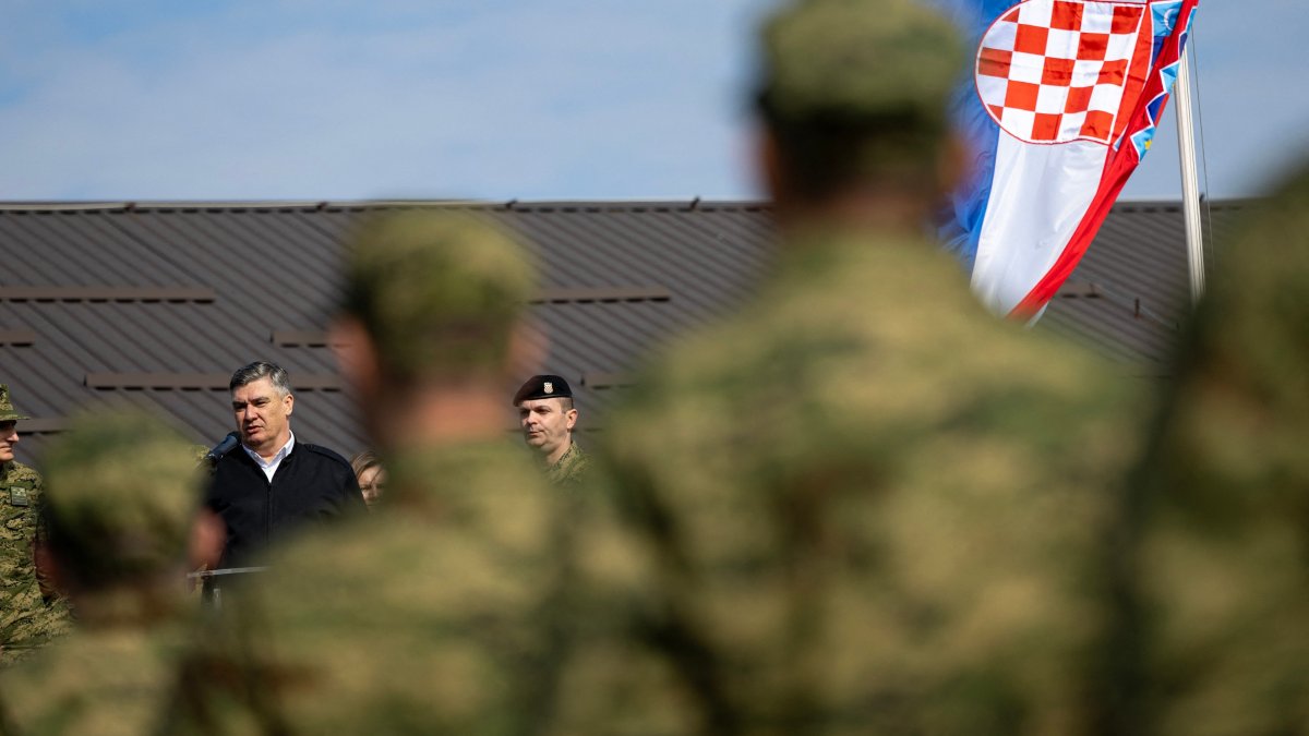 Croatian President Zoran Milanovic addresses Croatia's first conscripts as they take the oath after the country reintroduced mandatory military service in Slunj, March 20, 2026. (AFP Photo)