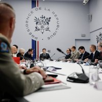 French President Emmanuel Macron (C) holds a meeting of France's defense and security council on the situation in the Middle East, at the Elysee Palace in Paris, France, March 17, 2026. (EPA Photo)