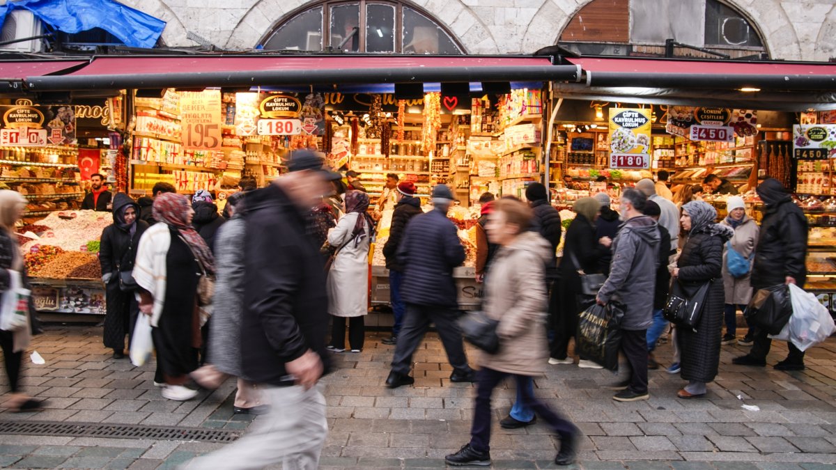 People walk in the famous Eminönü neighborhood, Istanbul, Türkiye, March 18, 2026. (AA Photo)