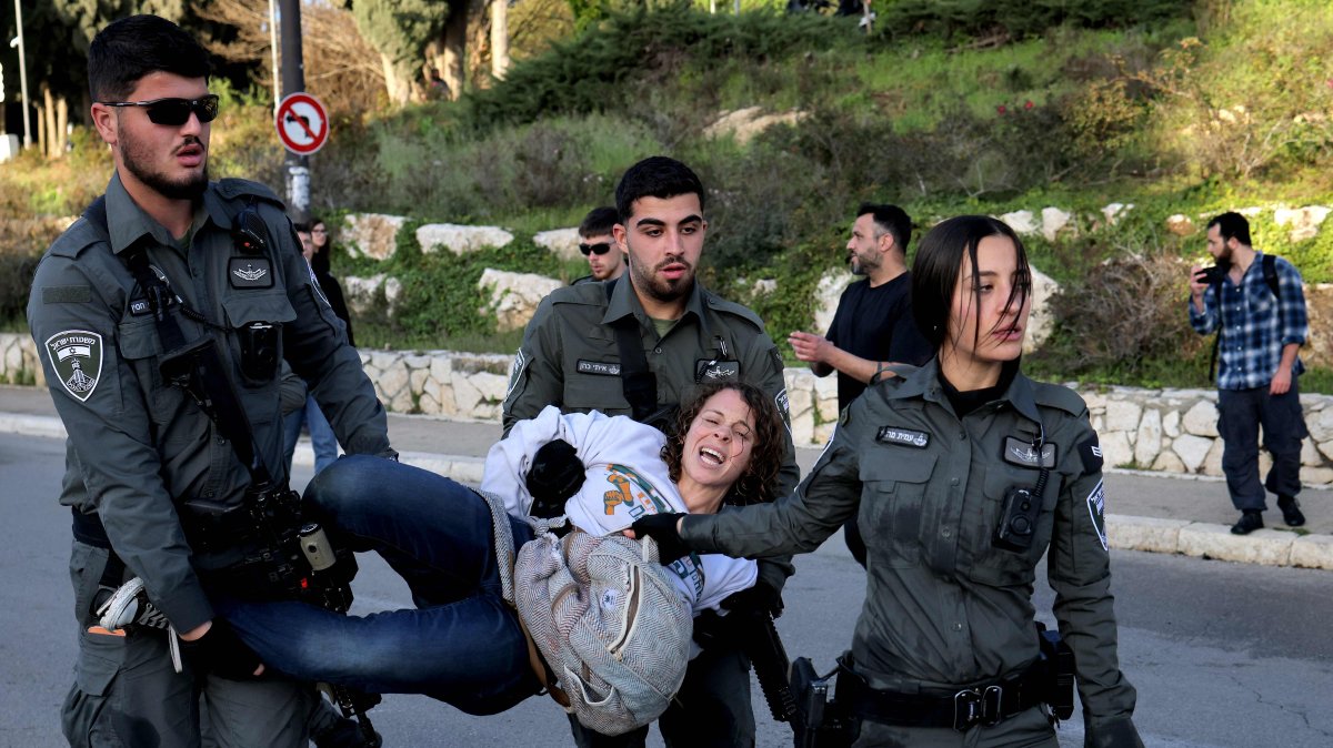 Israeli security detain protesters that had gathered outside the Knesset, the Israeli parliament, during a demonstration against the passing of a law allowing for the death penalty against Palestinians, in Jerusalem, March 31, 2026. (AFP Photo)
