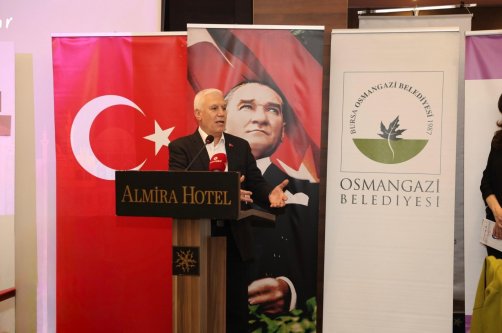 Bursa Mayor Mustafa Bozbey speaks at an event in the Osmangazi district, Bursa, northwestern Türkiye, March 29, 2026. (İHA Photo)