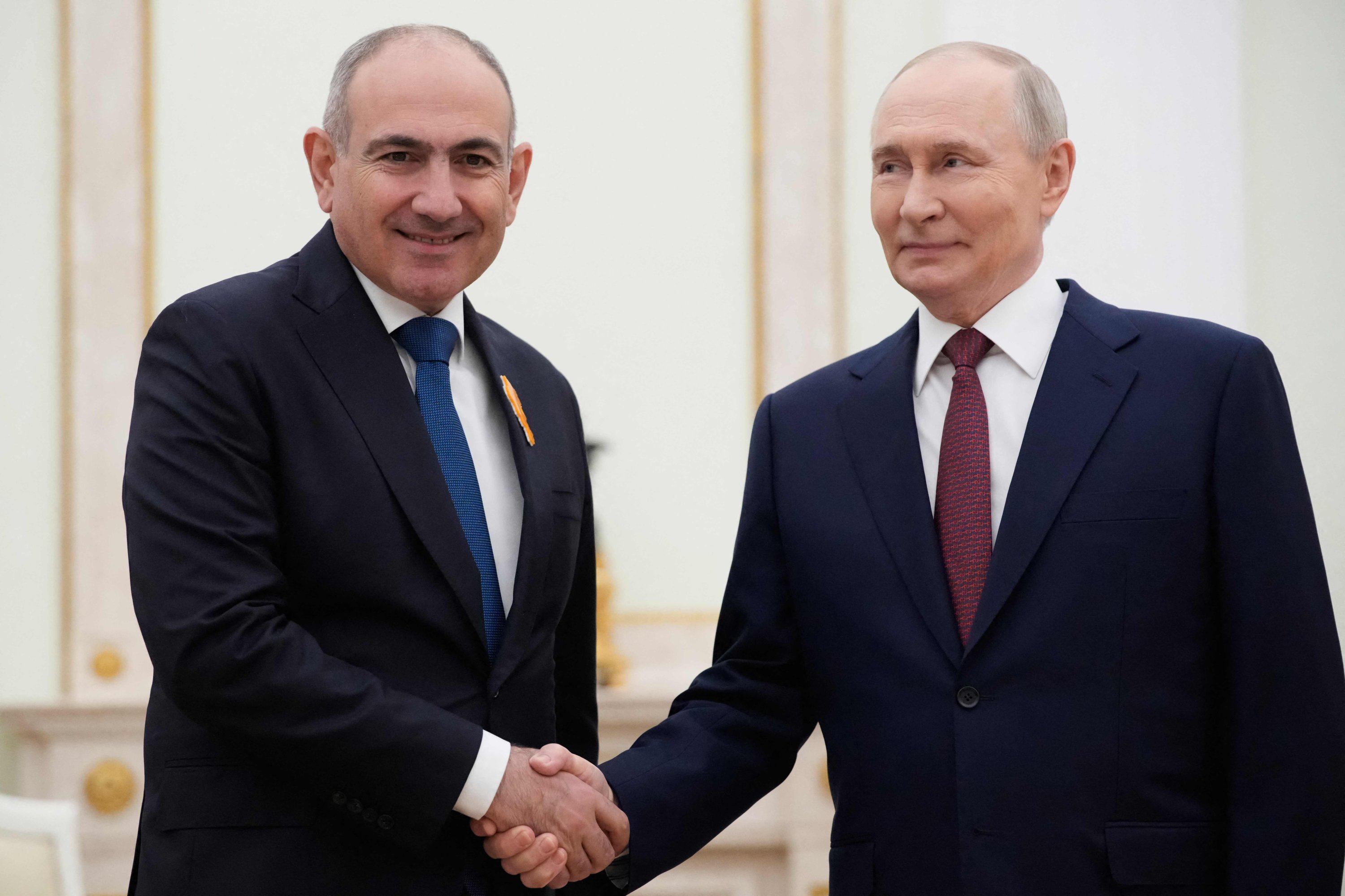 Putin warns Armenia against dual alignment with EU and Eurasian bloc