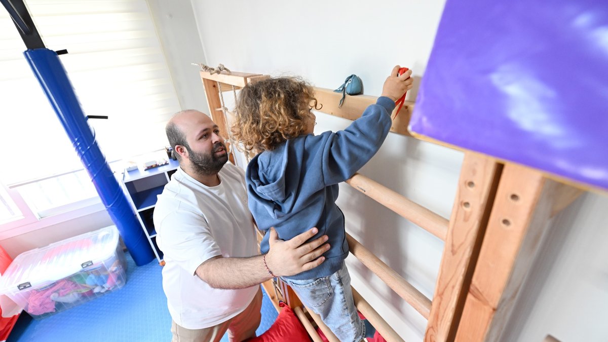 A 3.5-year-old child receives occupational therapy at the Autism Family Counseling Center, Mersin, Türkiye, March 26, 2026. (IHA Photo)