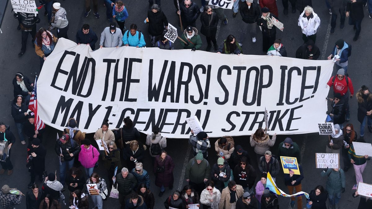 Protesters participate in the "No Kings" national day of protest in New York, U.S., March 28, 2026. (AFP Photo)