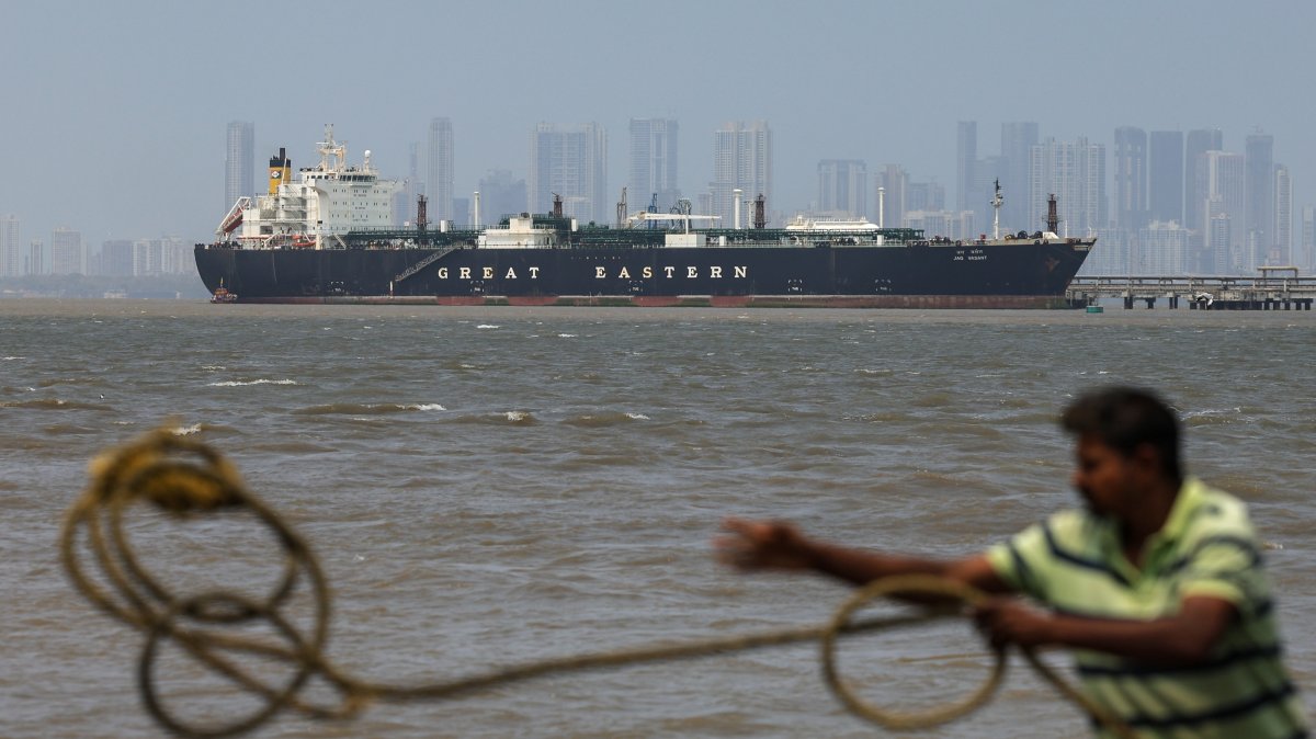 The Indian-flagged carrier Jag Vasant, carrying liquefied petroleum gas (LPG) via the Strait of Hormuz, arrives at Mumbai Port in Mumbai, India, April 1, 2026. (EPA Photo)