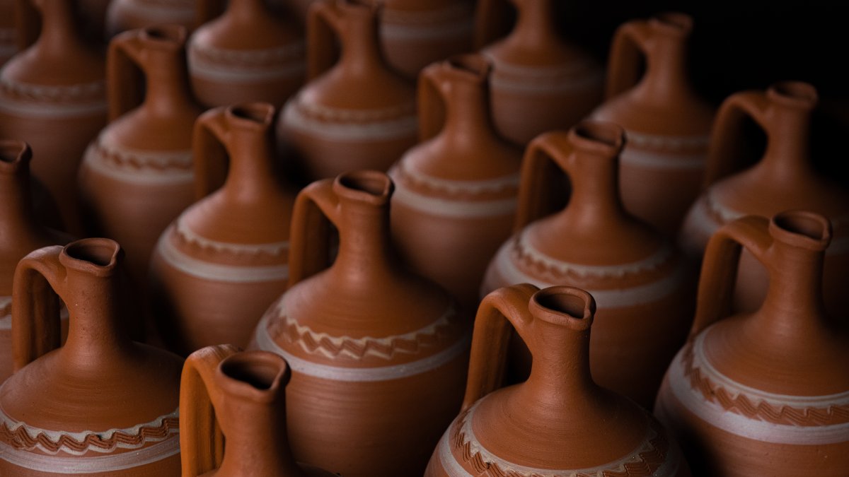 Artisans keep centuries-old pottery tradition alive in Türkiye's Karacasu