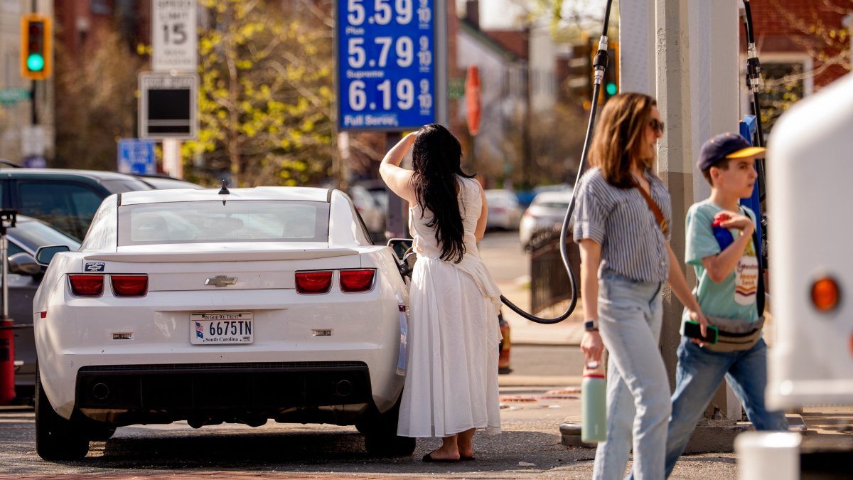 Gas prices over $5 a gallon are displayed at an Exxon gas station near the U.S. Capitol Building, Washington, D.C., U.S., March 31, 2026. (AFP Photo)
