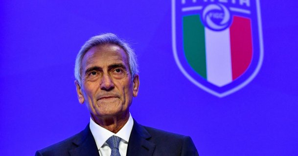 New Italian Football Federation (FIGC) President Gabriele Gravina poses with the federation&amp;amp;#039;s logo following the vote at the FIGC&amp;amp;#039;s elective assembly at Rome&amp;amp;#039;s Fiumicino airport, Italy, Oct. 22, 2018. (AFP Photo)