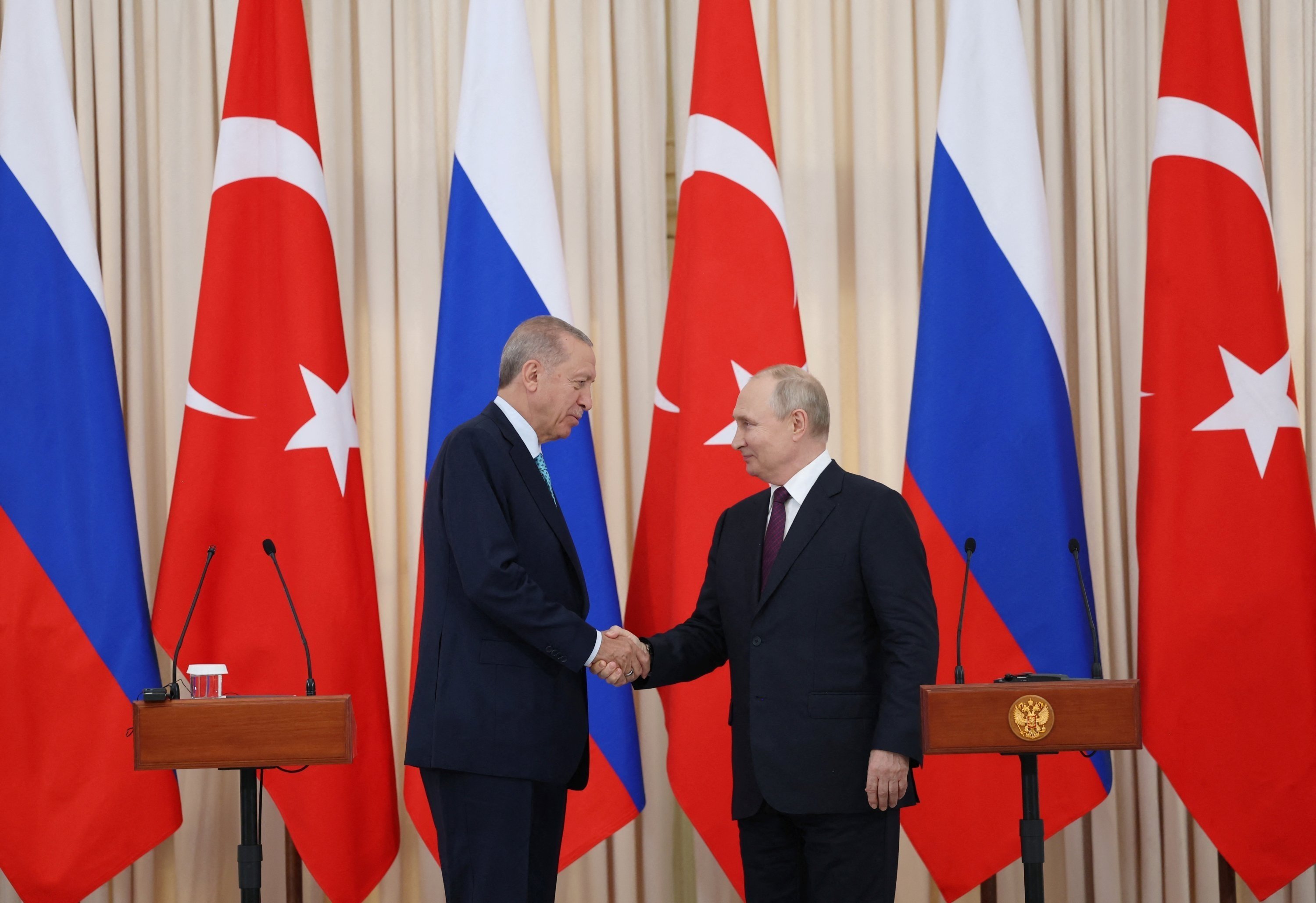 President Erdoğan, Putin call for urgent Mideast cease-fire