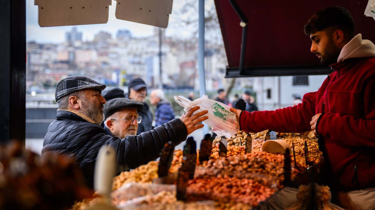 People shop in the famous Eminönü neighbourhood, Istanbul, Türkiye, March 19, 2026. (AA Photo)