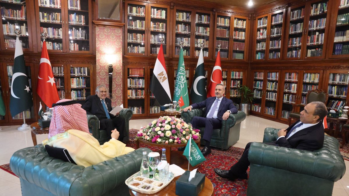 The foreign ministers of Pakistan, Türkiye, Egypt and Saudi Arabia hold a meeting, Islamabad, Pakistan, March 29, 2026. (AA Photo)
