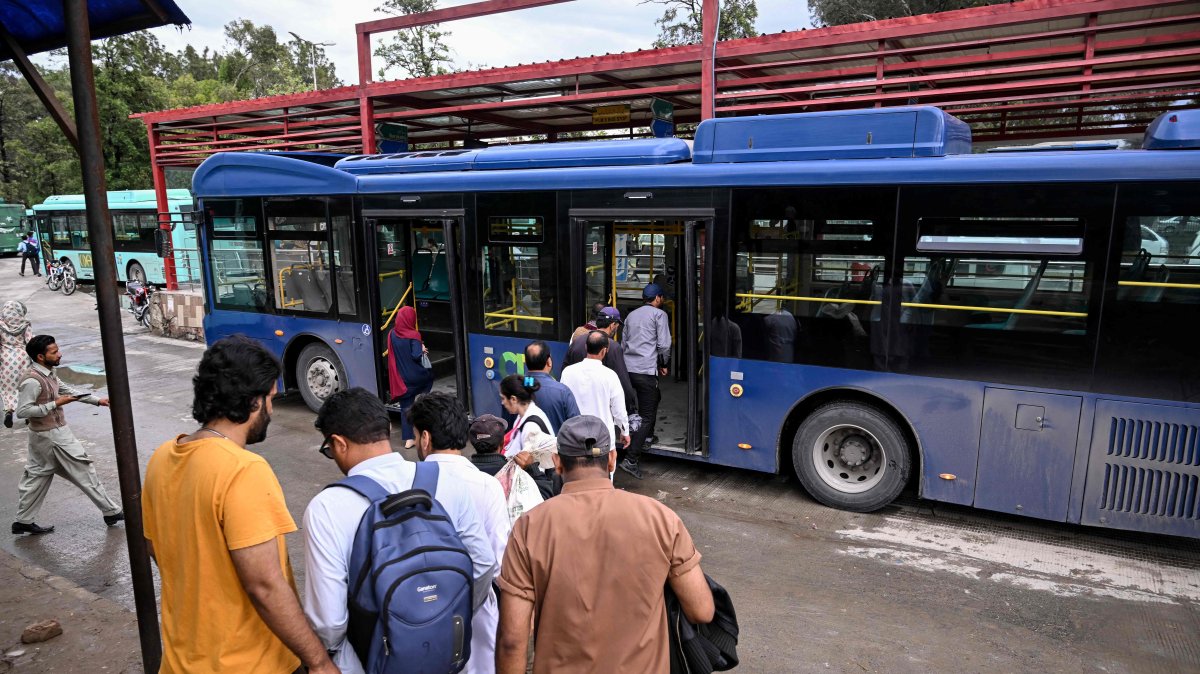 Pakistan offers free public transport in capital amid fuel price surge