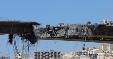 A view of the B1 bridge is pictured, a day after it was destroyed by a strike in Karaj, around 35 km southwest of Tehran, April 3, 2026. (AFP Photo)