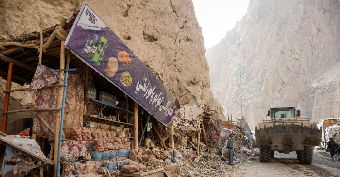 Damaged shops are pictured along a highway, following an earthquake at the Tang-e Tashkurgan in the Khulm district of Samangan province, Nov. 3, 2025. (AFP File Photo)