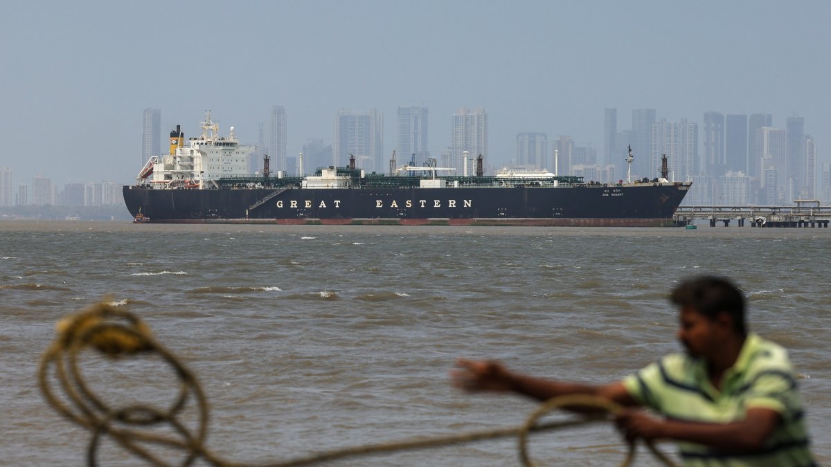 The Indian-flagged carrier Jag Vasant, carrying liquefied petroleum gas (LPG) via the Strait of Hormuz, arrives at Mumbai Port in Mumbai, India, April 1, 2026. (EPA Photo)