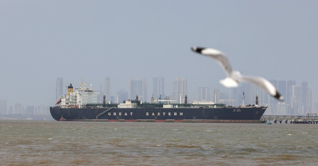 The Indian-flagged carrier Jag Vasant, carrying liquefied petroleum gas (LPG) via the Strait of Hormuz, arrives at Mumbai Port, Mumbai, India, April 1, 2026. (EPA Photo)
