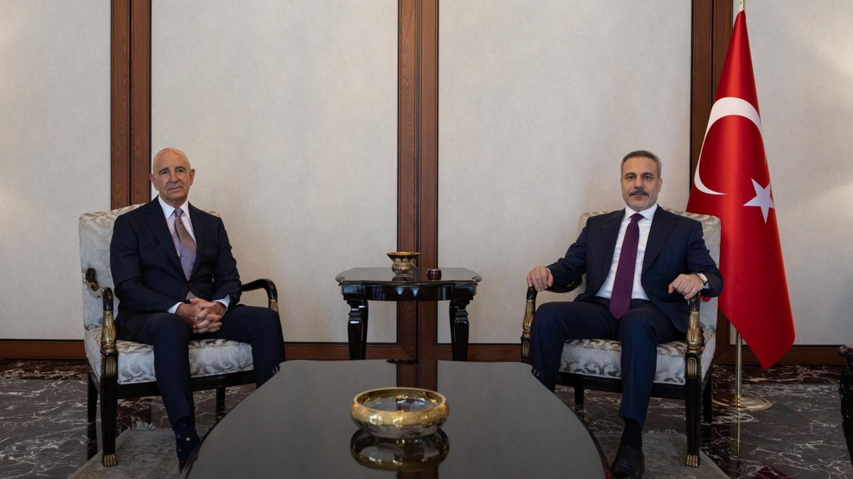 Foreign Minister Hakan Fidan (R) hosts U.S. envoy Thomas Barrack, Ankara, Türkiye, April 6, 2026. (AA Photo)