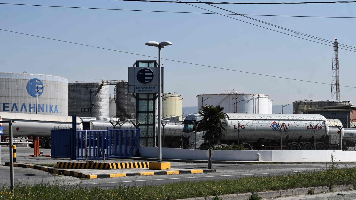 Tanker trucks are parking at the Hellenic Petroleum oil refinery, Thessaloniki, northern Greece, March 11, 2026. (AFP Photo)