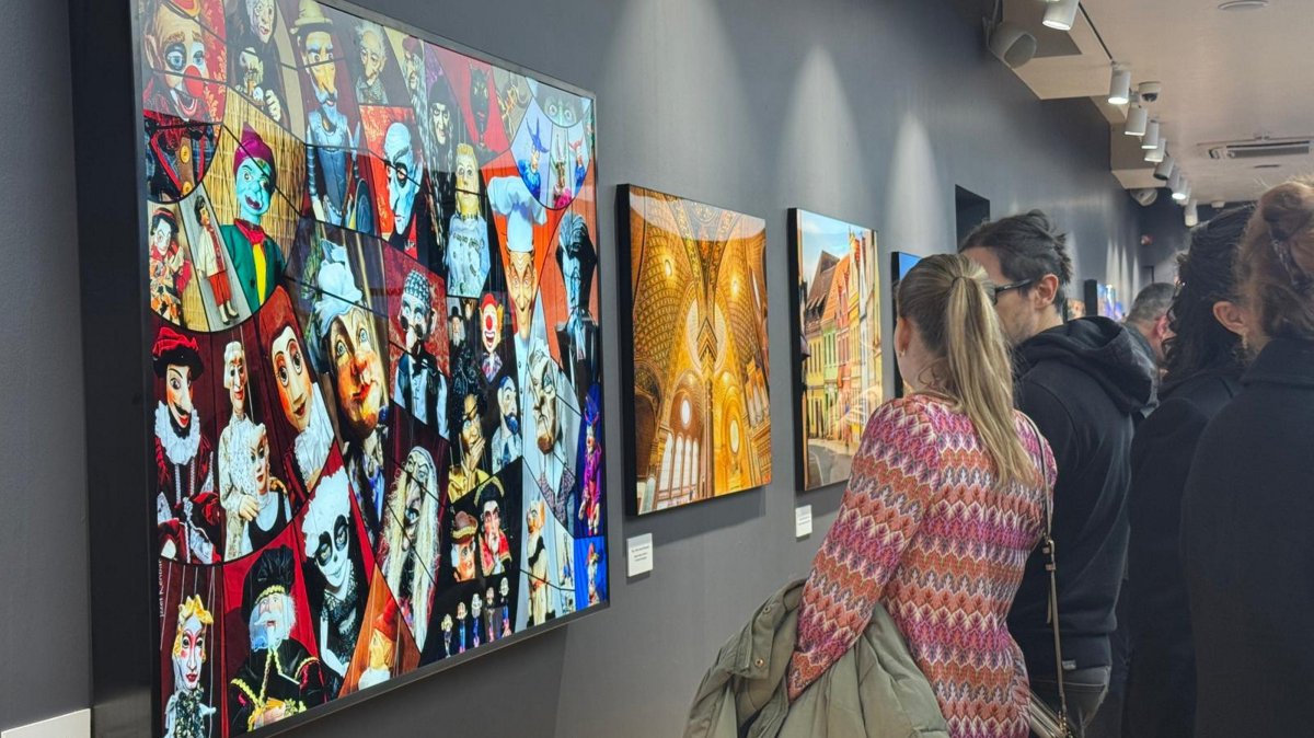 Visitors explore İzzet Keribar’s “Prague and Bohemia — Light Reflected from History” exhibition in Istanbul, Türkiye, April 3, 2026. (AA Photo)