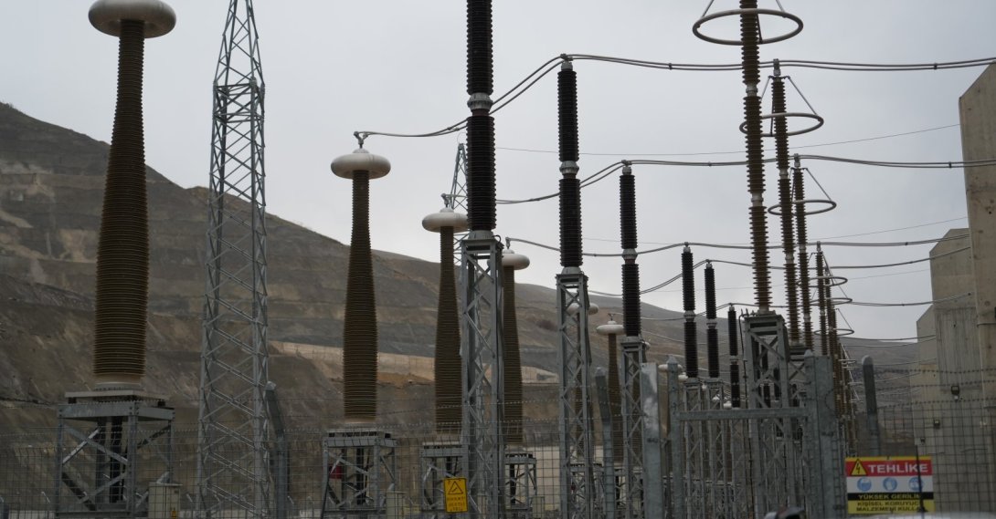 Electricity grids are seen in Muş province, eastern Türkiye, March 4, 2026. (IHA Photo)