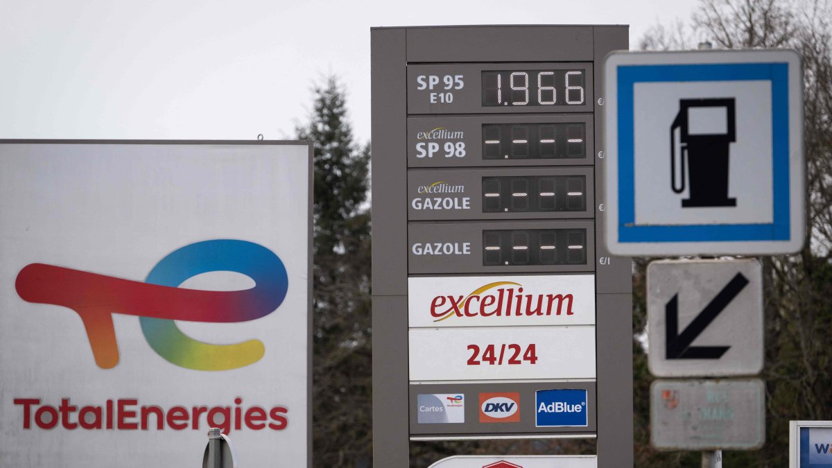 A price sign shows with three out of four types of oil marked as out of stock at a TotalEnergies gas station, Lutterbach, France, April 1, 2026. (AFP Photo)