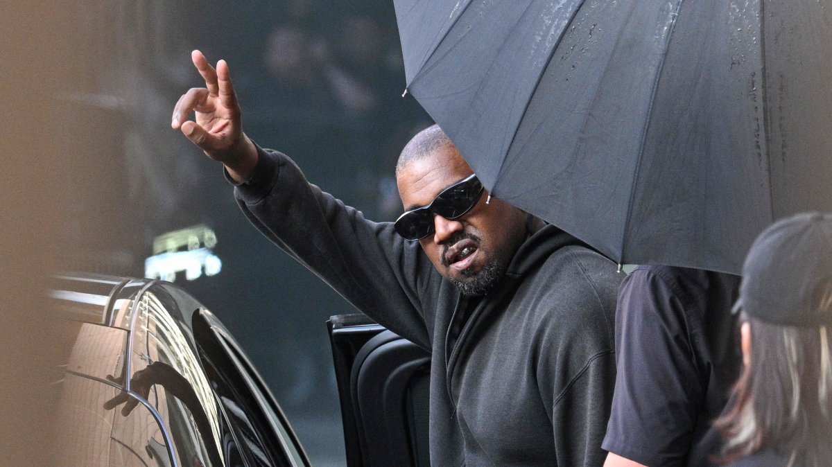 Kanye West gestures upon arriving at Shanghai Pudong International Airport, Shanghai, China, July, 11, 2025. (AFP Photo)