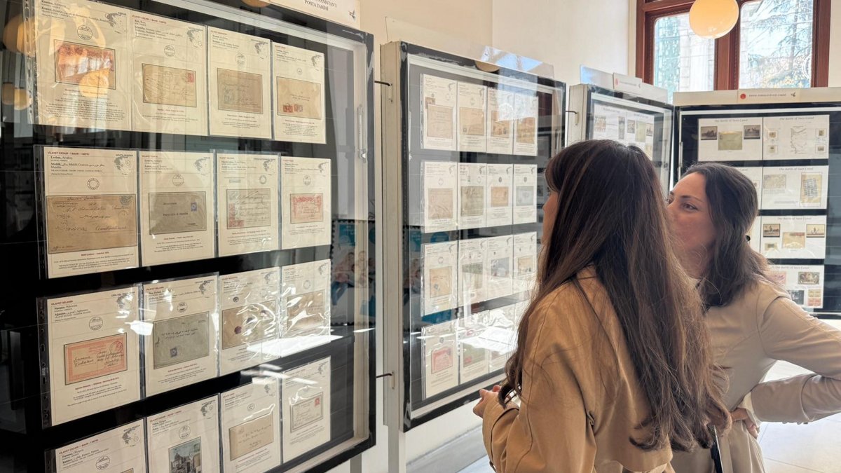 Visitors explore the “Ottoman Postal History” exhibition at the PTT building, Istanbul, Türkiye, April 4, 2026. (AA Photo)