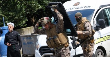 Police officers take security measures at the scene, Istanbul, Türkiye, April 7, 2026. (Reuters Photo)